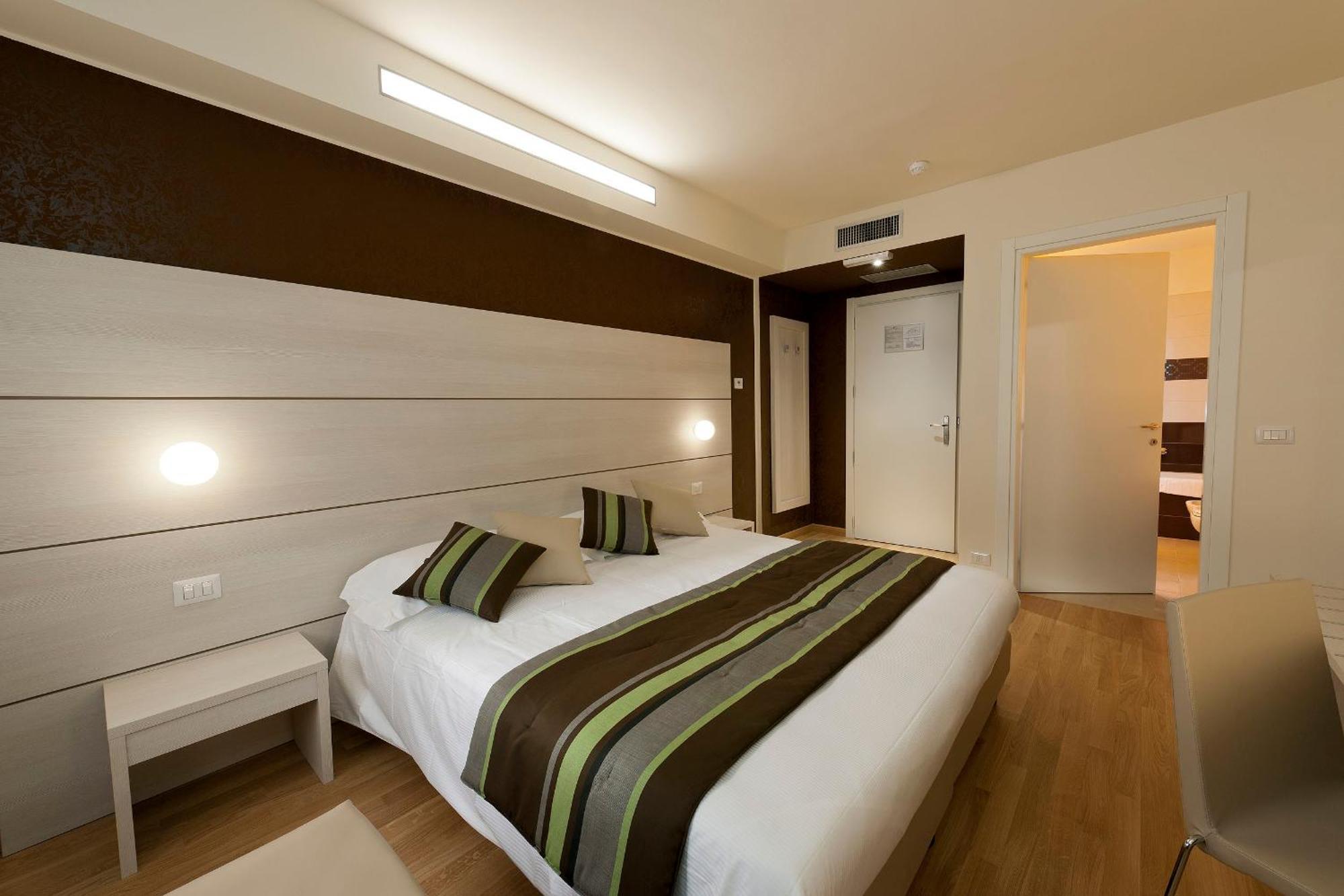 Hb Aosta Hotel & Balcony Spa Quarto foto