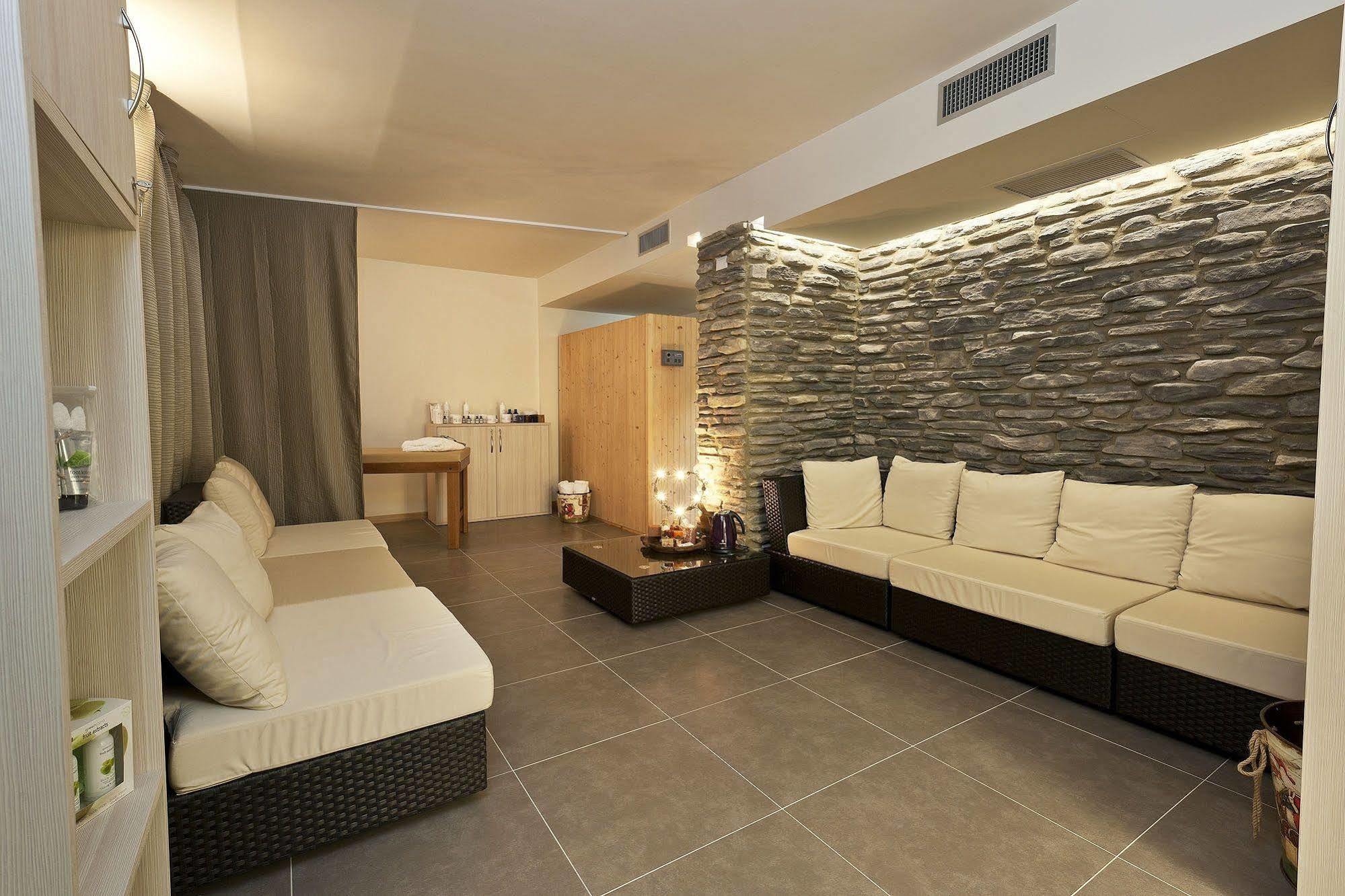 Hb Aosta Hotel & Balcony Spa Exterior foto